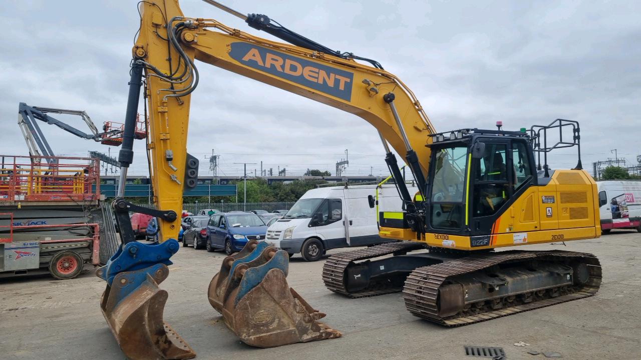 Reading Auction of Contractors Plant Ring 3